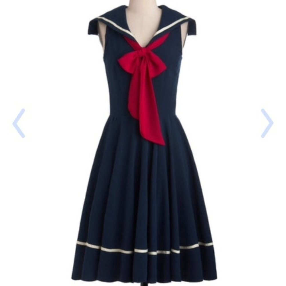 Sea shanty singing dress